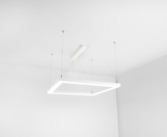 Lampa kwadratowa w kolorze białym ze światłem ledowym