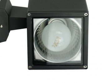 Lampa ścienna widziana od dołu