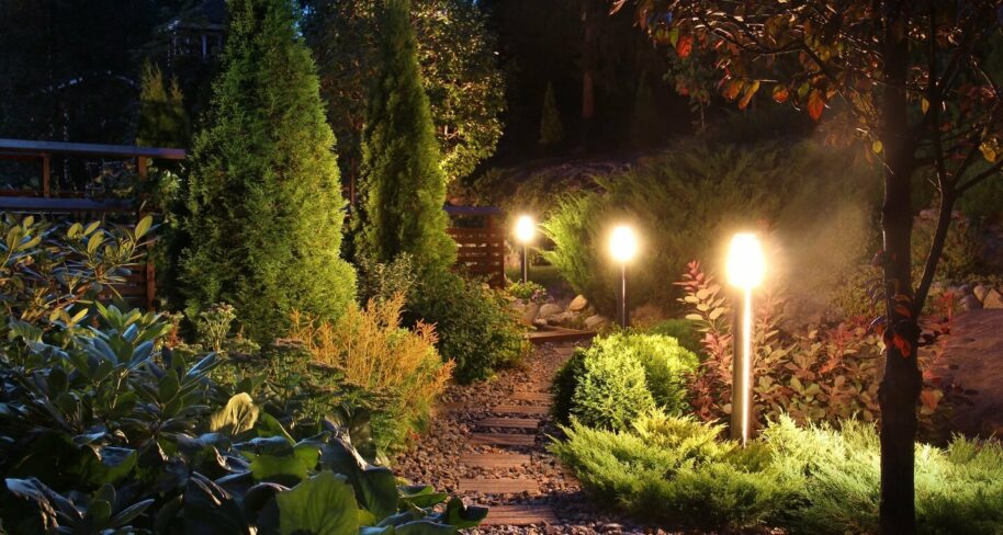 Lampy ogrodowe solarne czyli oświetlenie ogrodu bez kabli