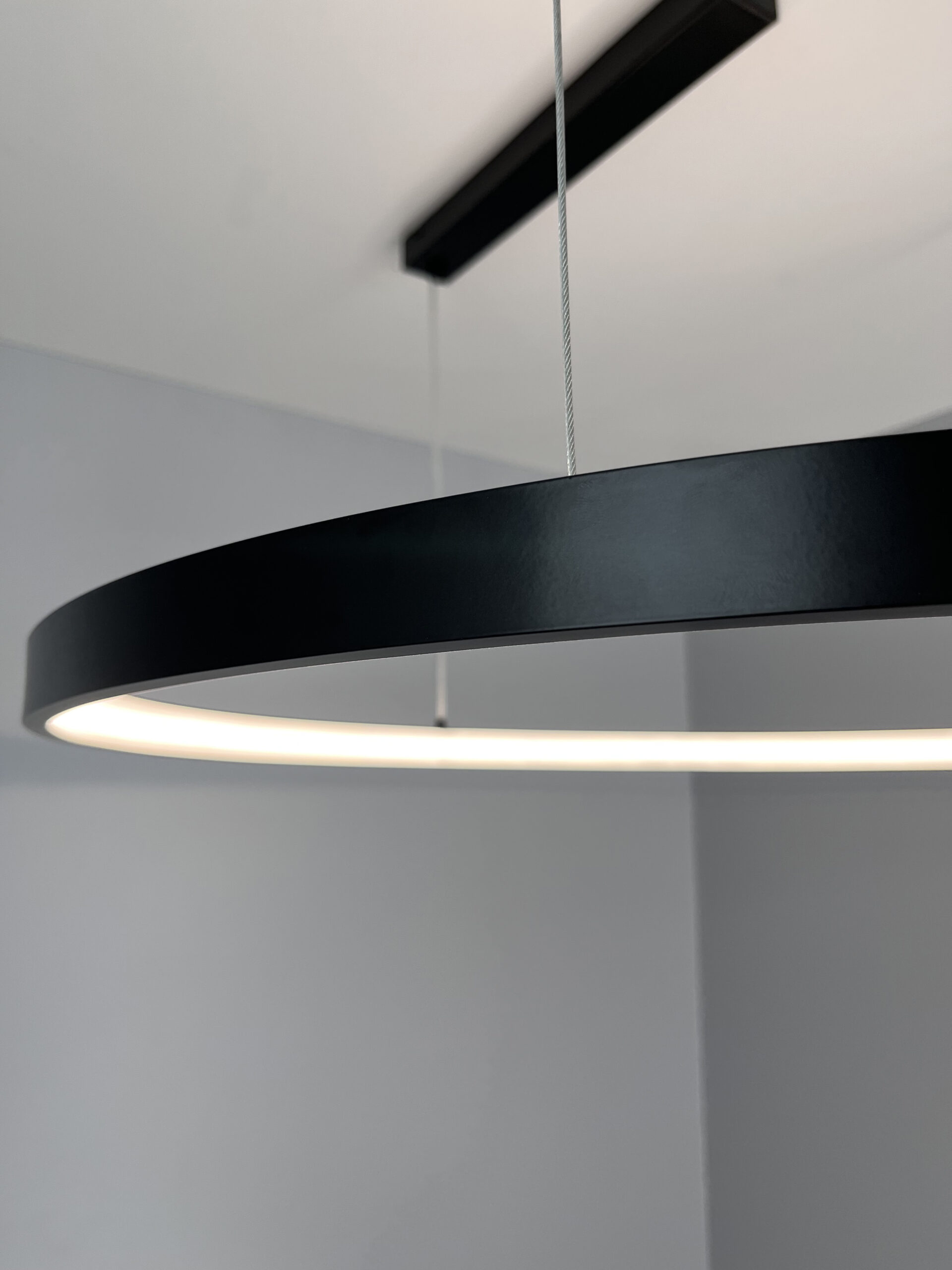 Lampa wisząca Ring z bliska