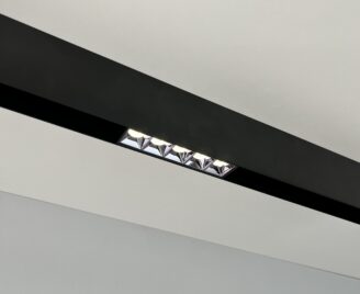 Lampa ledowa o mocy 10W montowa do szyny magnetycznej