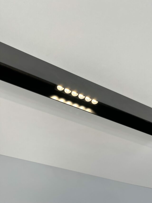 Lampa do szyny magnetycznej OPTONICA® XL czarna 6W LED 24°