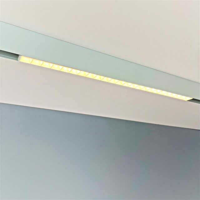 Lampa liniowa do szynoprzewodu z światłem ledowym Domeno XS