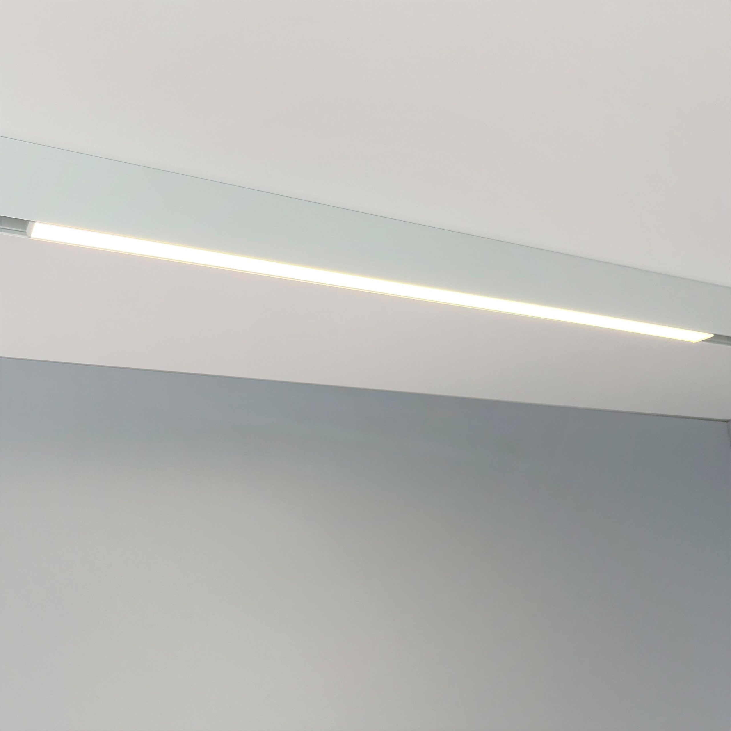 Lampa liniowa do szynoprzewodu z światłem ledowym Domeno XS