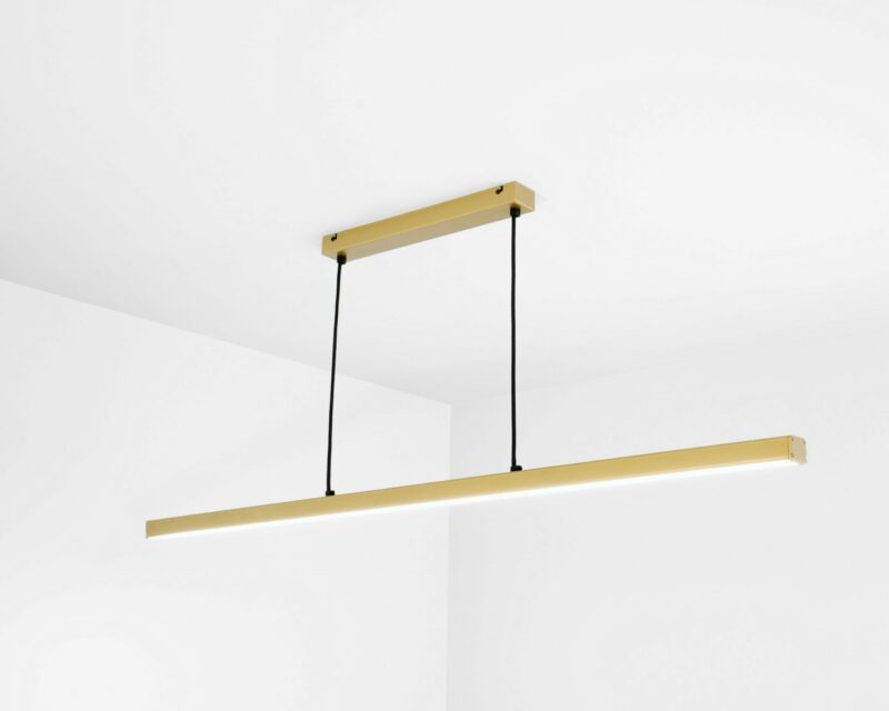 Lampa wisząca ledowa w złotym kolorze