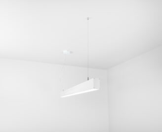 Lampa wisząca w białym kolorze widziana w boku