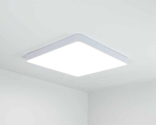 lampa_sufitowa_kwadrat_biala_64w