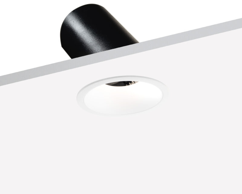 20W biala-9_2446x1958_retusz_kadrowanie_X