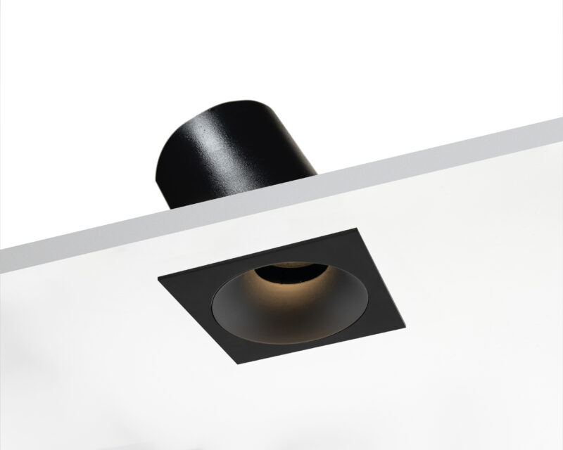 Spotlight_Aurora_TX12_czarna_kwadratowa_3