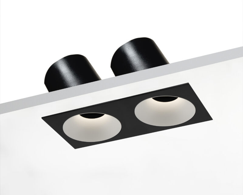 Spotlight_Aurora_TX12_czarno_biala_kwadrat_podwojna_4