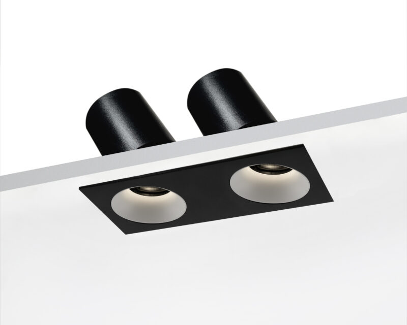 Spotlight_Aurora_TX7_czarno_biala_kwadrat_podwojna_1