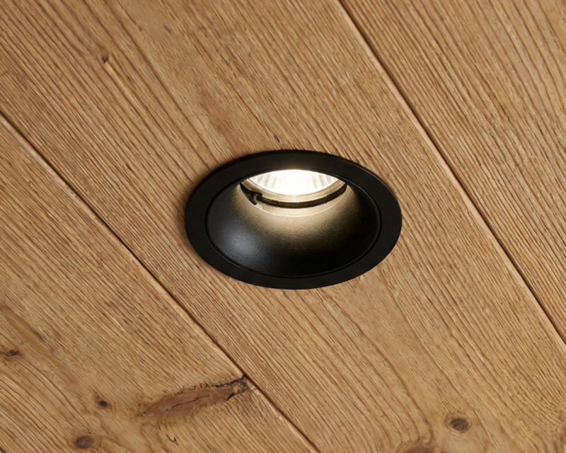 Spotlight_Aurora_dopodbitki_TX7_czarna_2